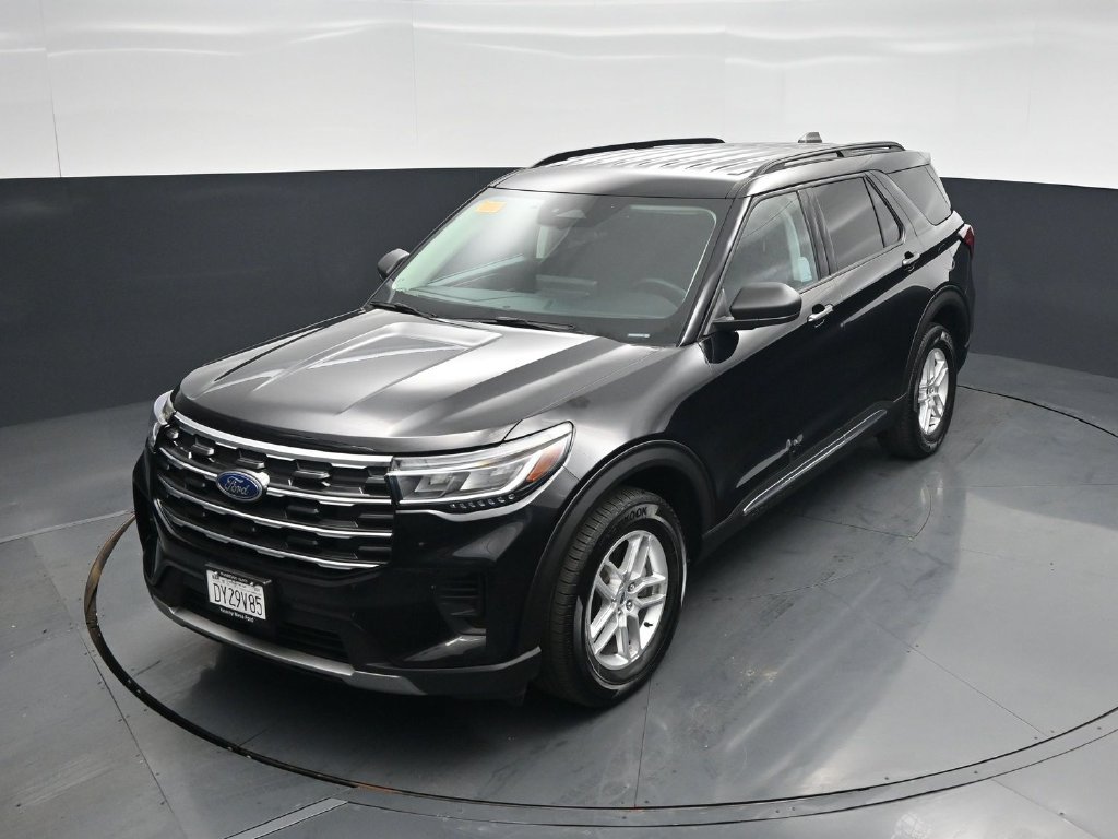 Used 2025 Ford Explorer Active AWD/4WD image 39