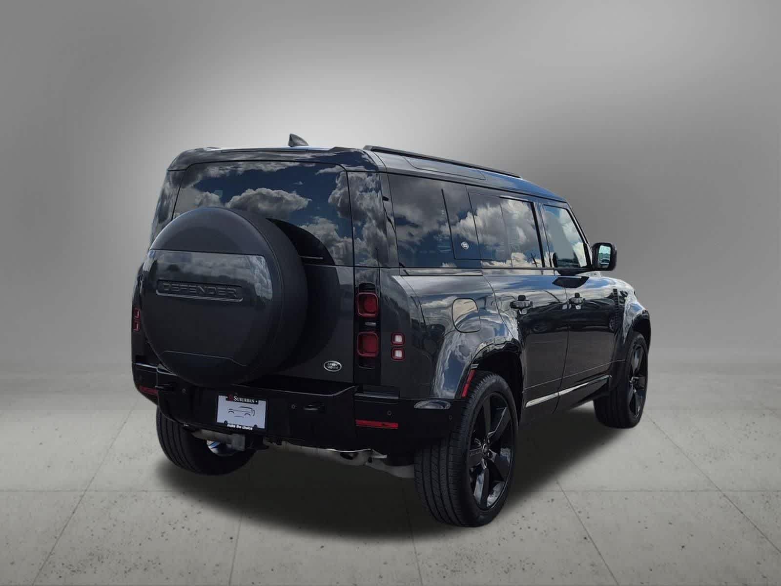 Certified 2023 Land Rover Defender 110 X-Dynamic SE AWD/4WD image 6