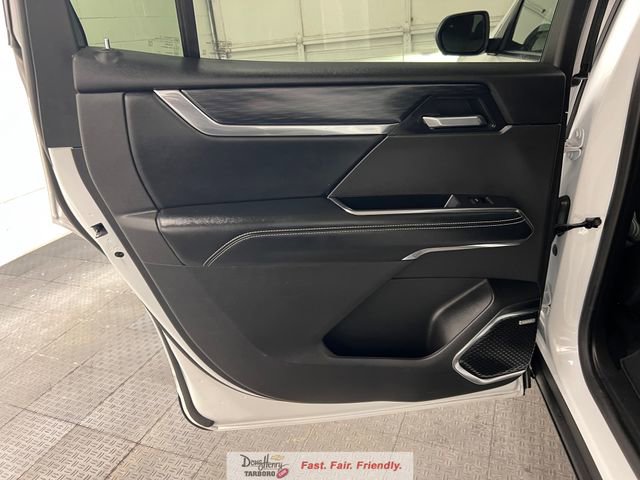 Used 2025 GMC Acadia Elevation image 33