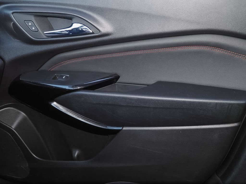 Certified 2024 Chevrolet Trax RS FWD image 27