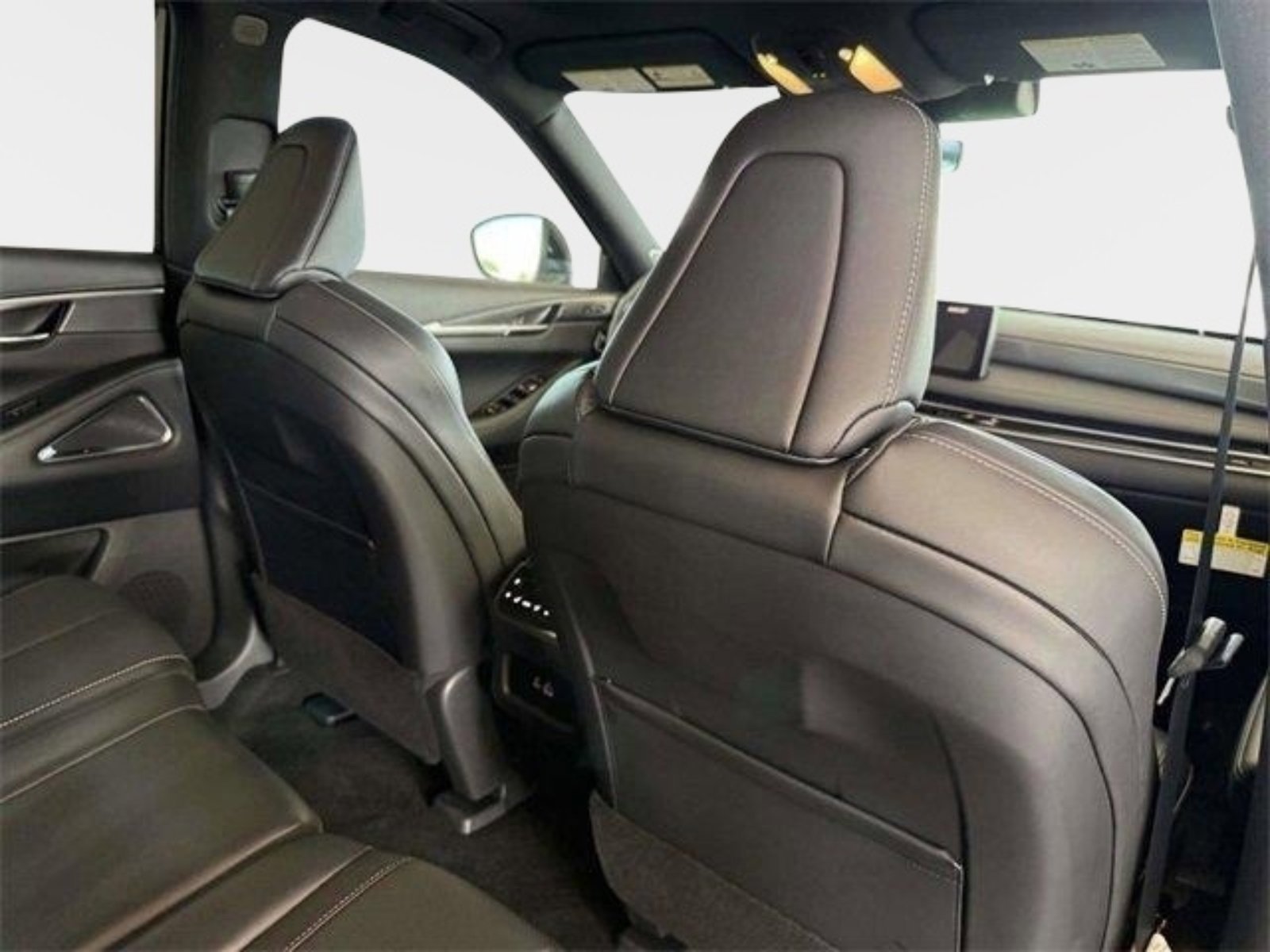 Used 2025 INFINITI QX60 Luxe image 26