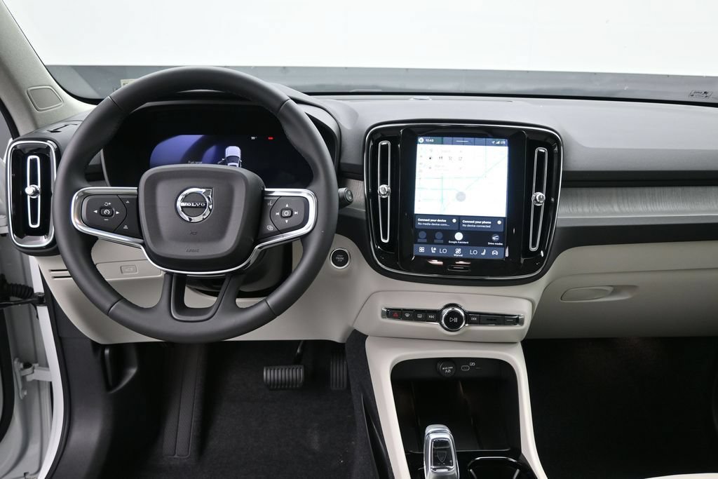 New 2026 Volvo XC40 B5 Plus w/ Protection Package Premier AWD/4WD image 12
