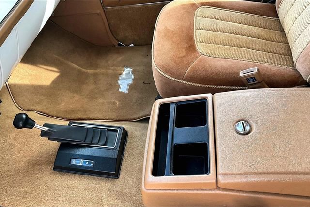Used 1990 Chevrolet Blazer Base image 16