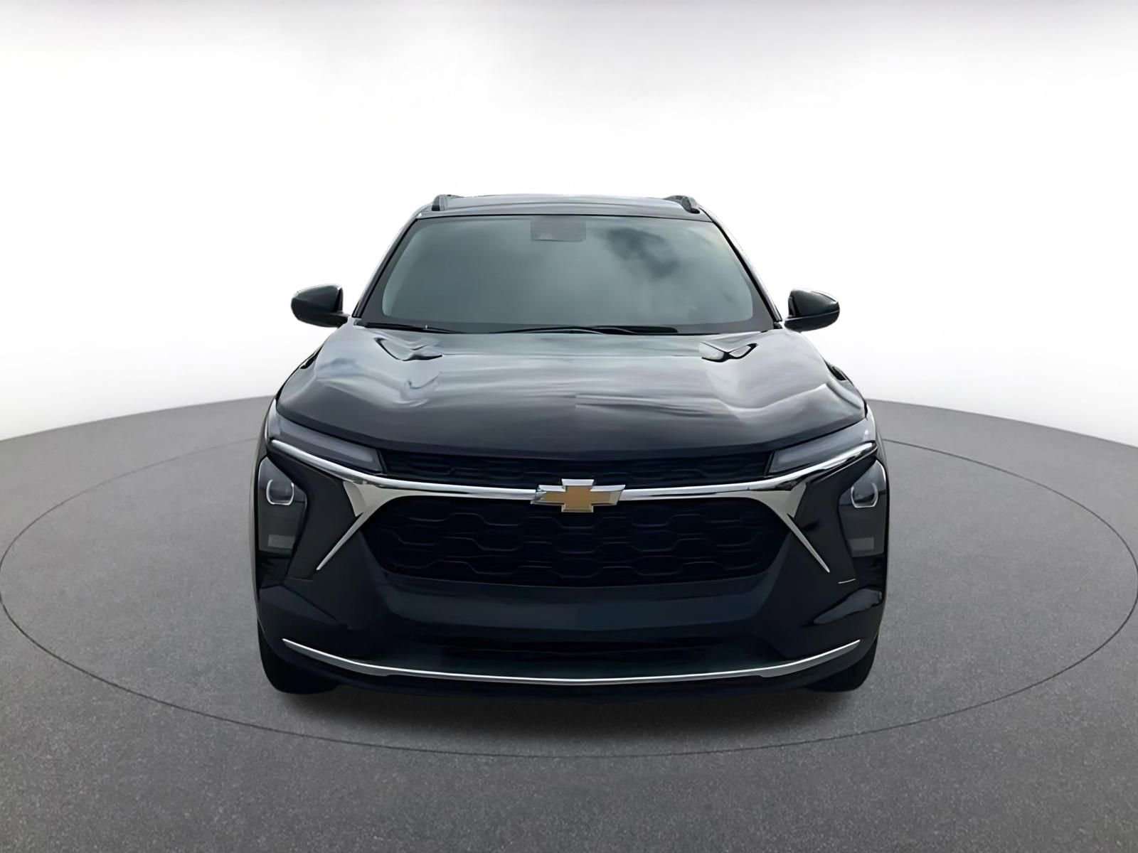 Used 2025 Chevrolet Trax LT w/ LT Convenience Package image 4