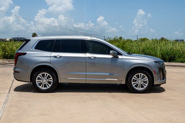 New 2025 Cadillac XT6 Luxury image 4