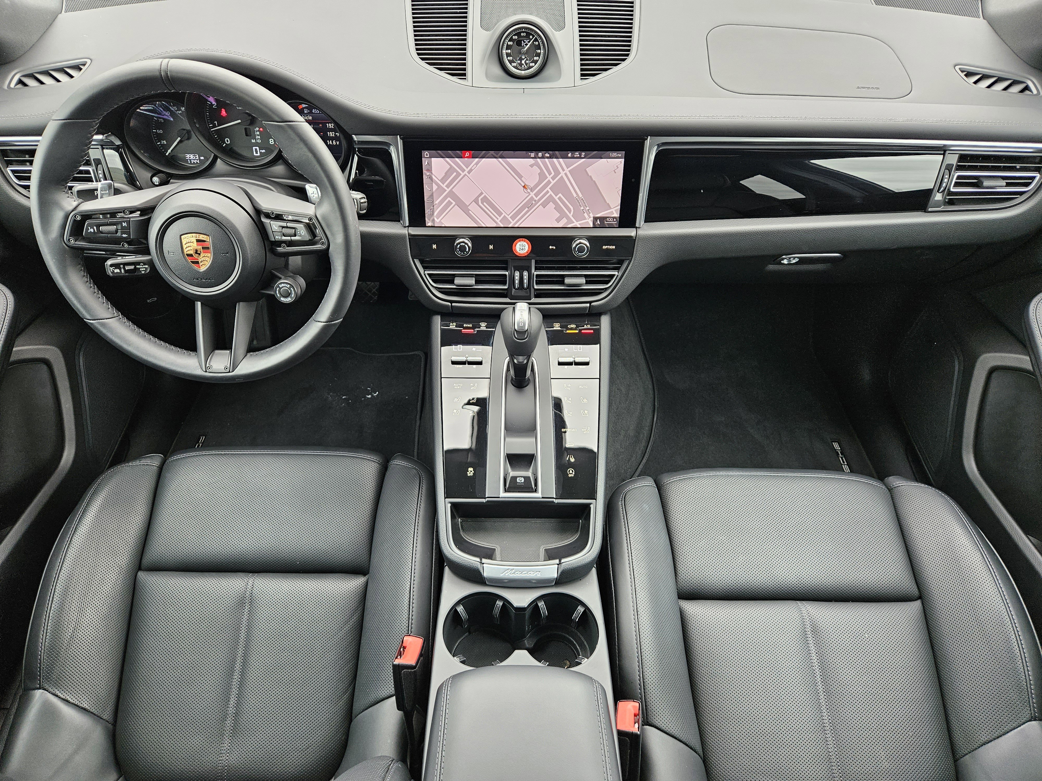 Certified 2026 Porsche Macan image 24