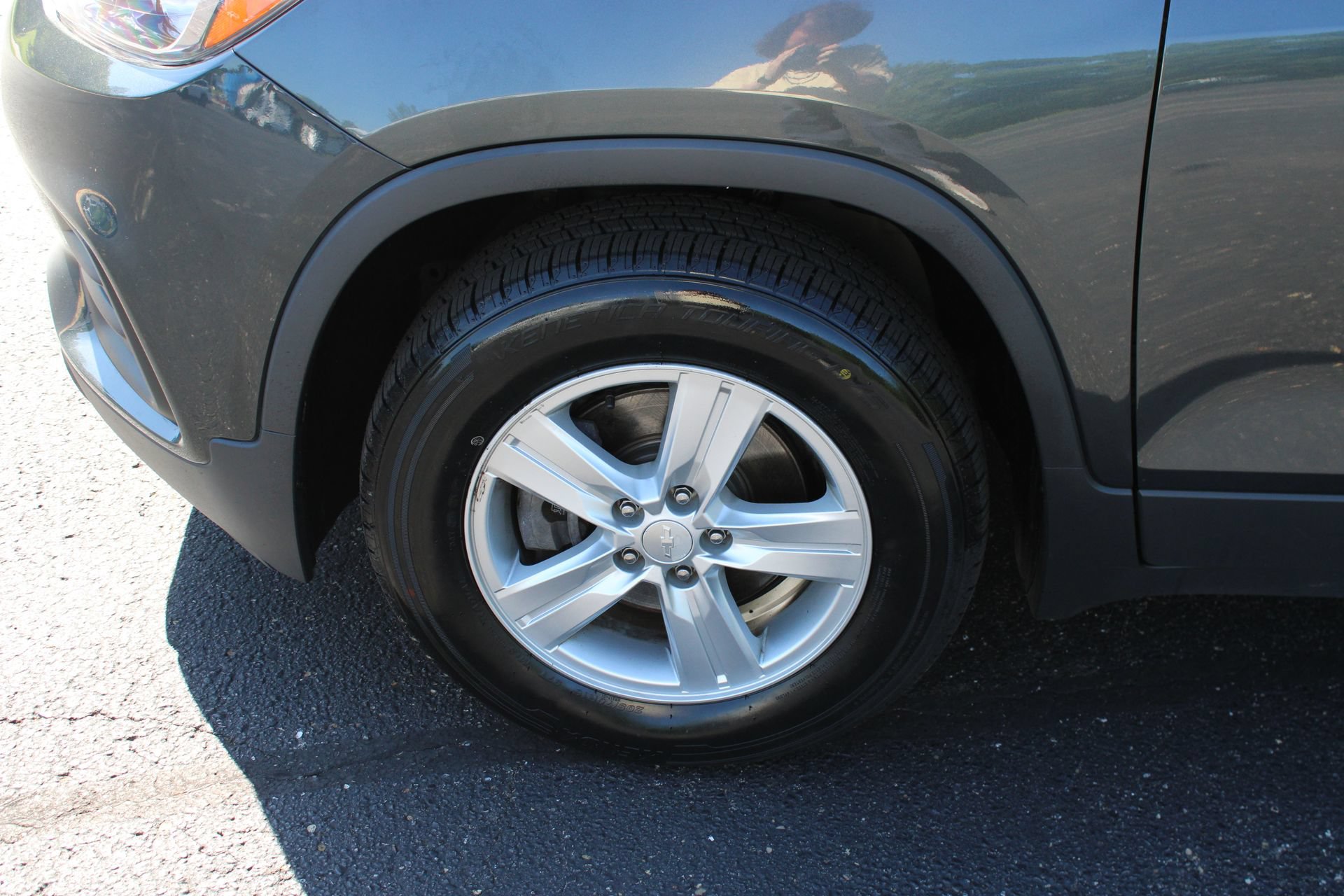 Used 2020 Chevrolet Trax LS AWD/4WD image 11
