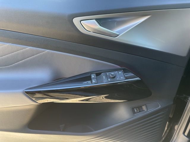 Used 2023 Volkswagen ID.4 Pro S Plus image 23