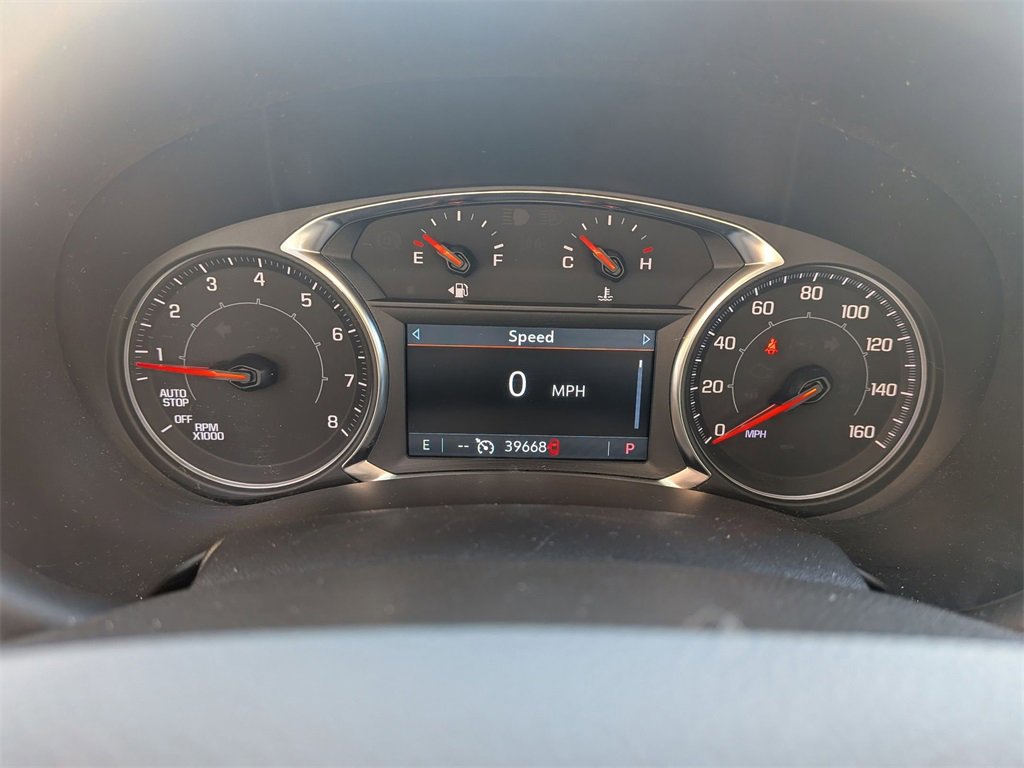 Used 2024 GMC Terrain SLT image 16