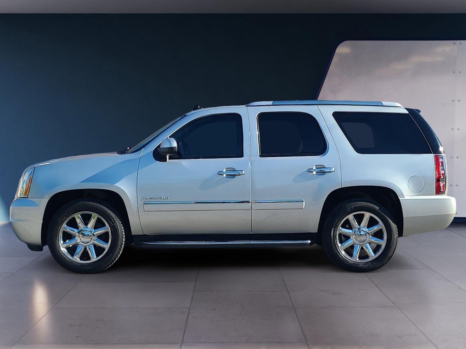 Used 2013 GMC Yukon Denali RWD image 2