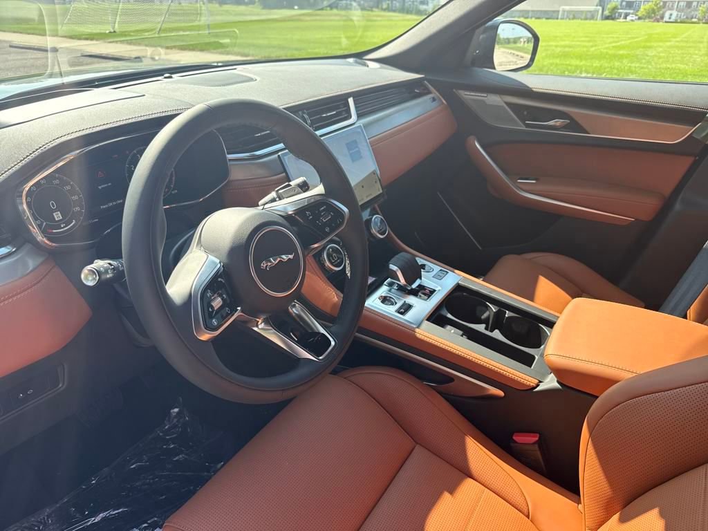 New 2026 Jaguar F-PACE R-Dynamic S image 12
