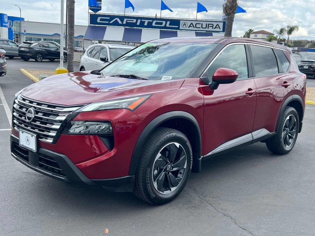 Used 2024 Nissan Rogue SV image 3