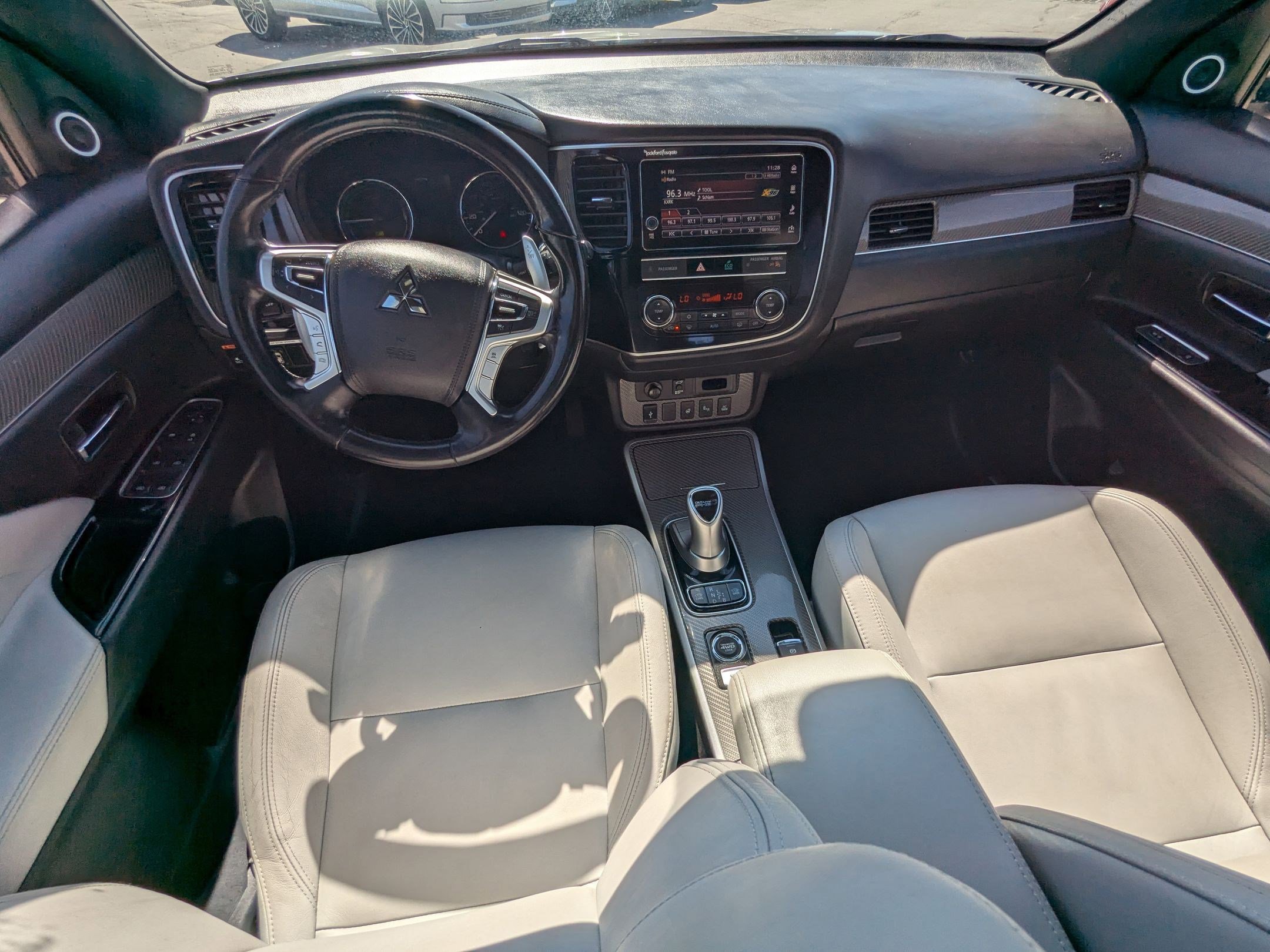 Used 2019 Mitsubishi Outlander SEL image 28