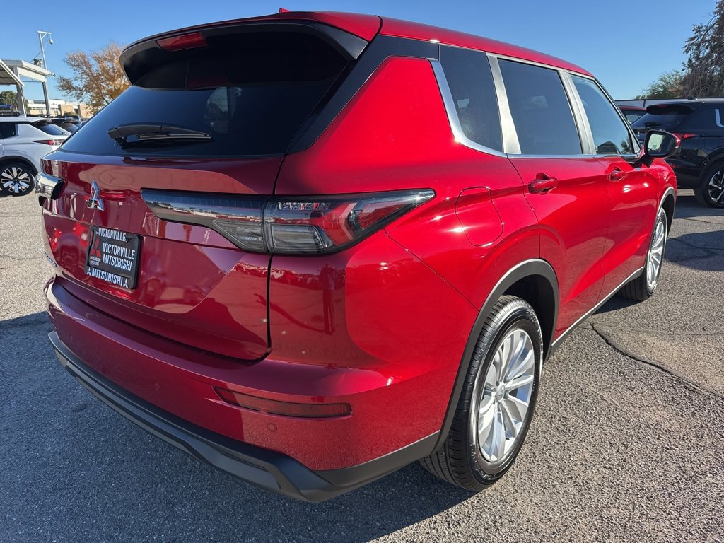 New 2025 Mitsubishi Outlander ES image 7