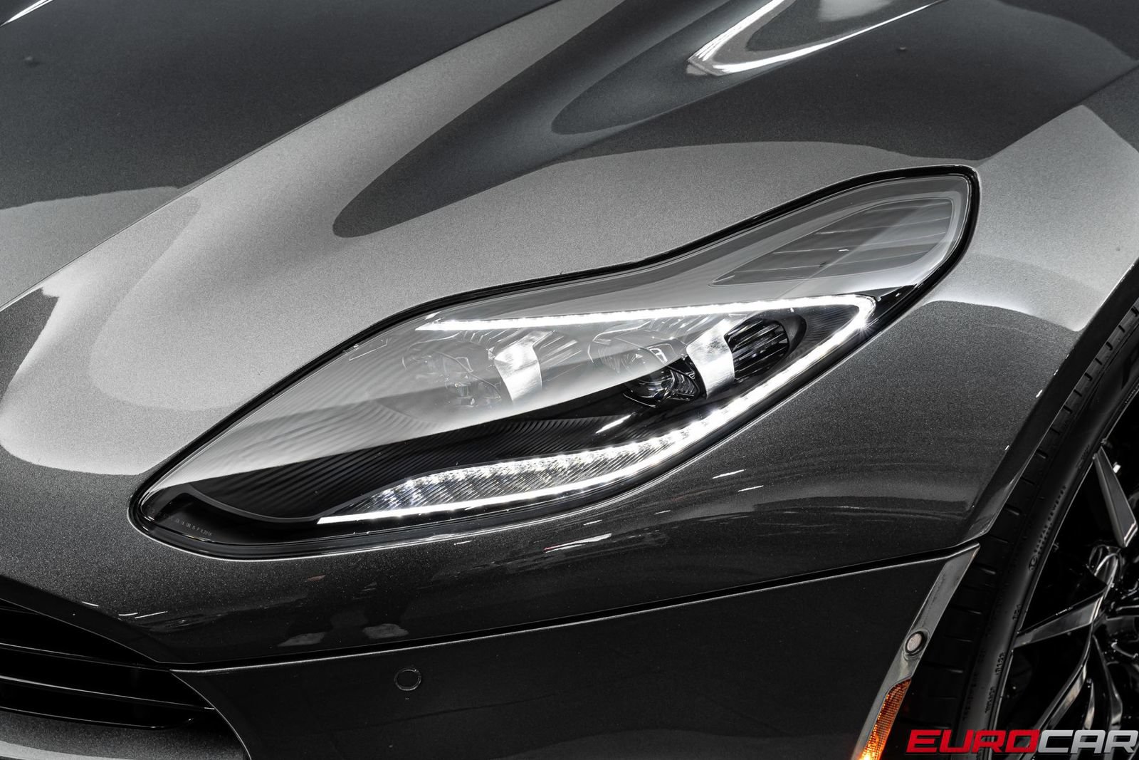 Used 2019 Aston Martin DB11 Volante RWD image 12
