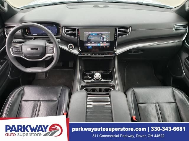 Used 2023 Jeep Wagoneer 4WD w/ Premium Group I image 18