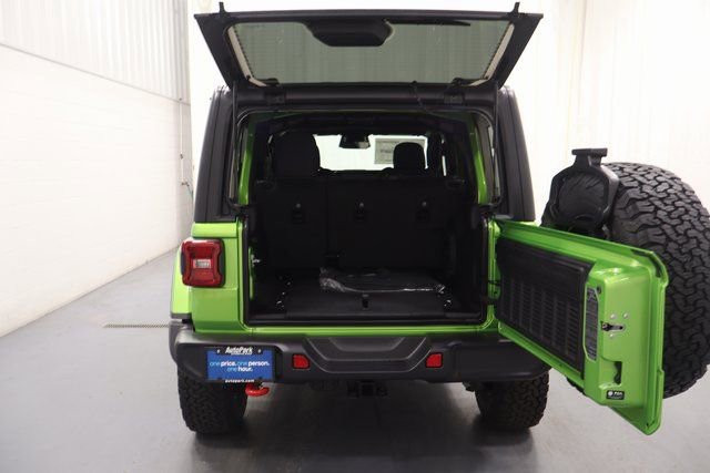 New 2026 Jeep Wrangler Unlimited Rubicon w/ Technology Group image 16