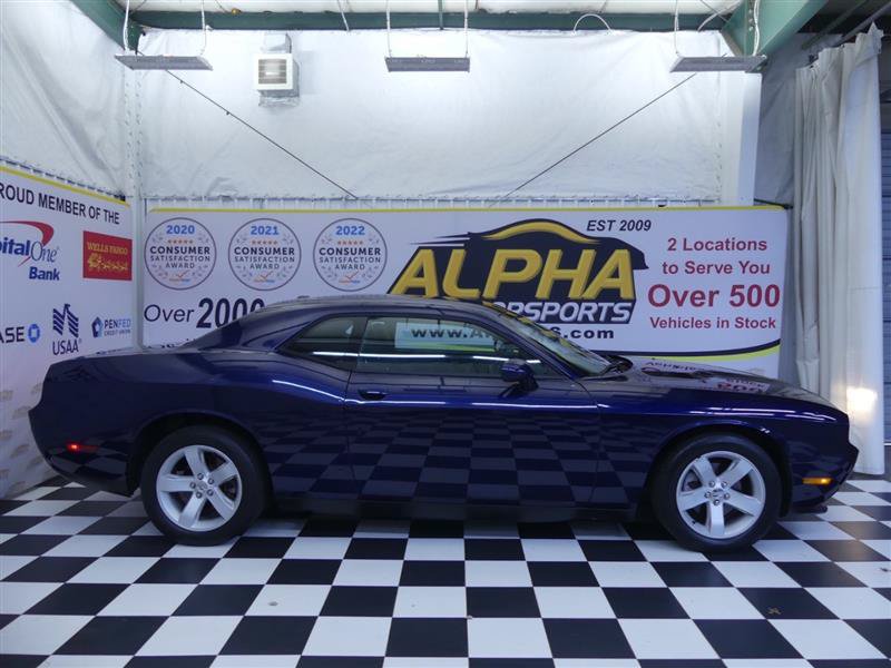 Used 2014 Dodge Challenger SXT RWD image 18