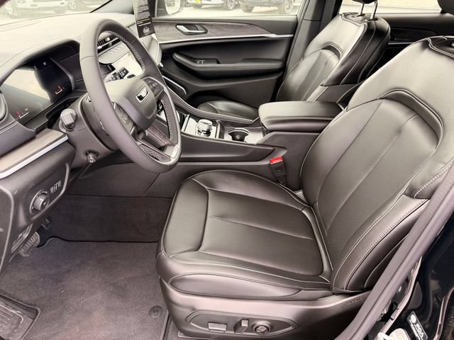 New 2026 Jeep Grand Cherokee Limited w/ Luxury Tech Group II AWD/4WD image 8