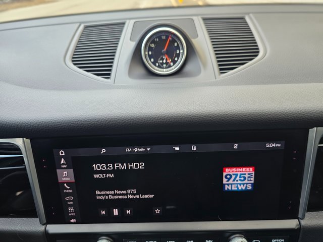 Used 2021 Porsche Macan image 40