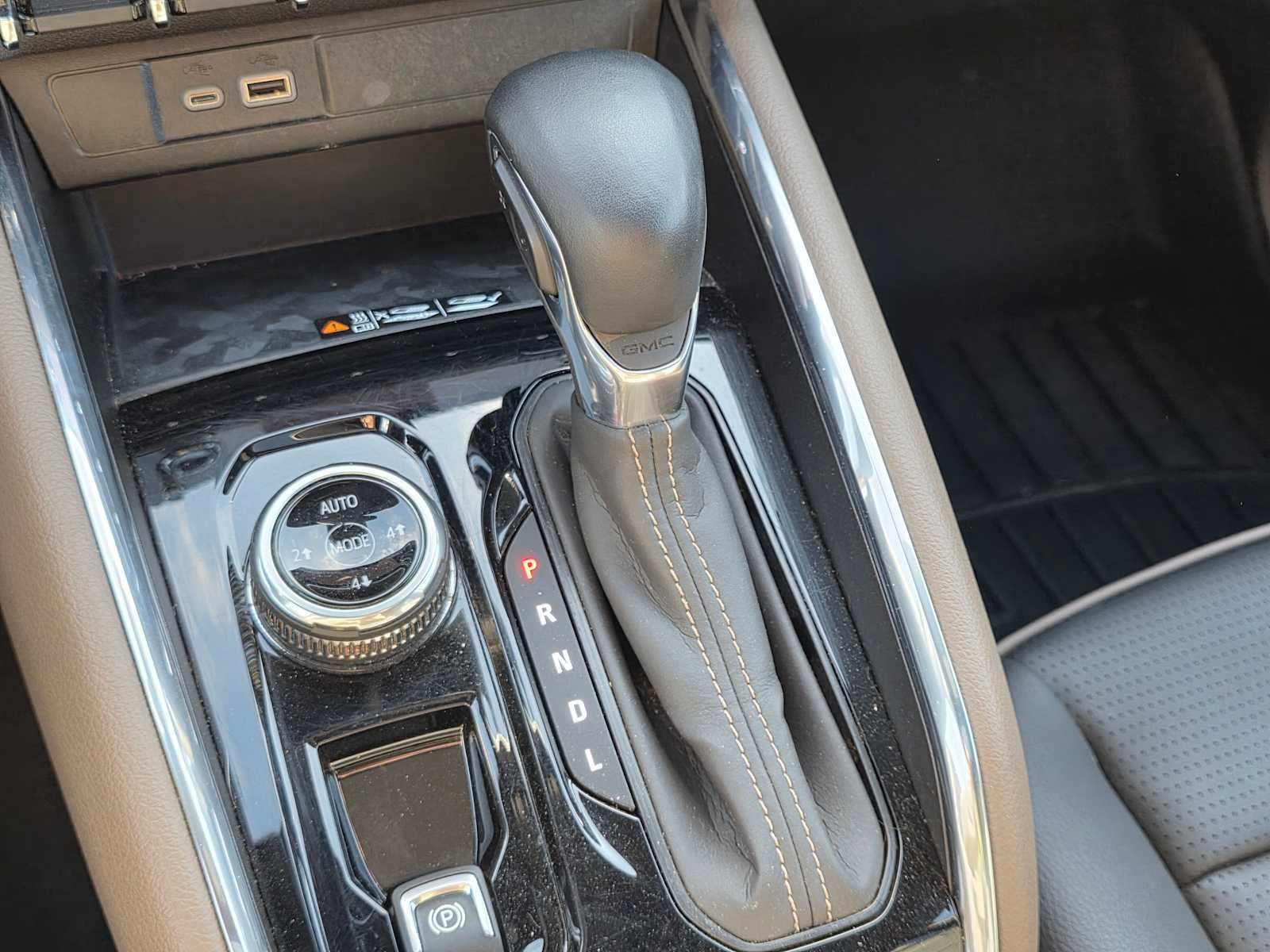 Used 2024 GMC Canyon Denali AWD/4WD image 34