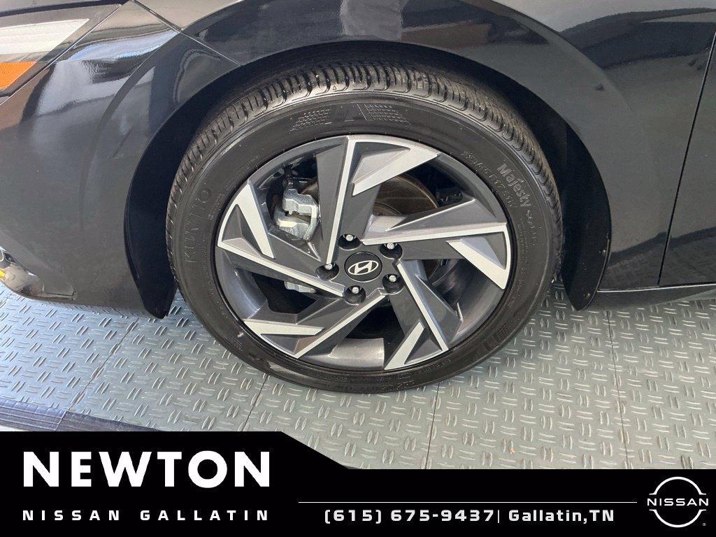 Used 2025 Hyundai Elantra Sport FWD image 37