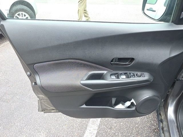 Used 2020 Nissan Kicks S FWD image 11