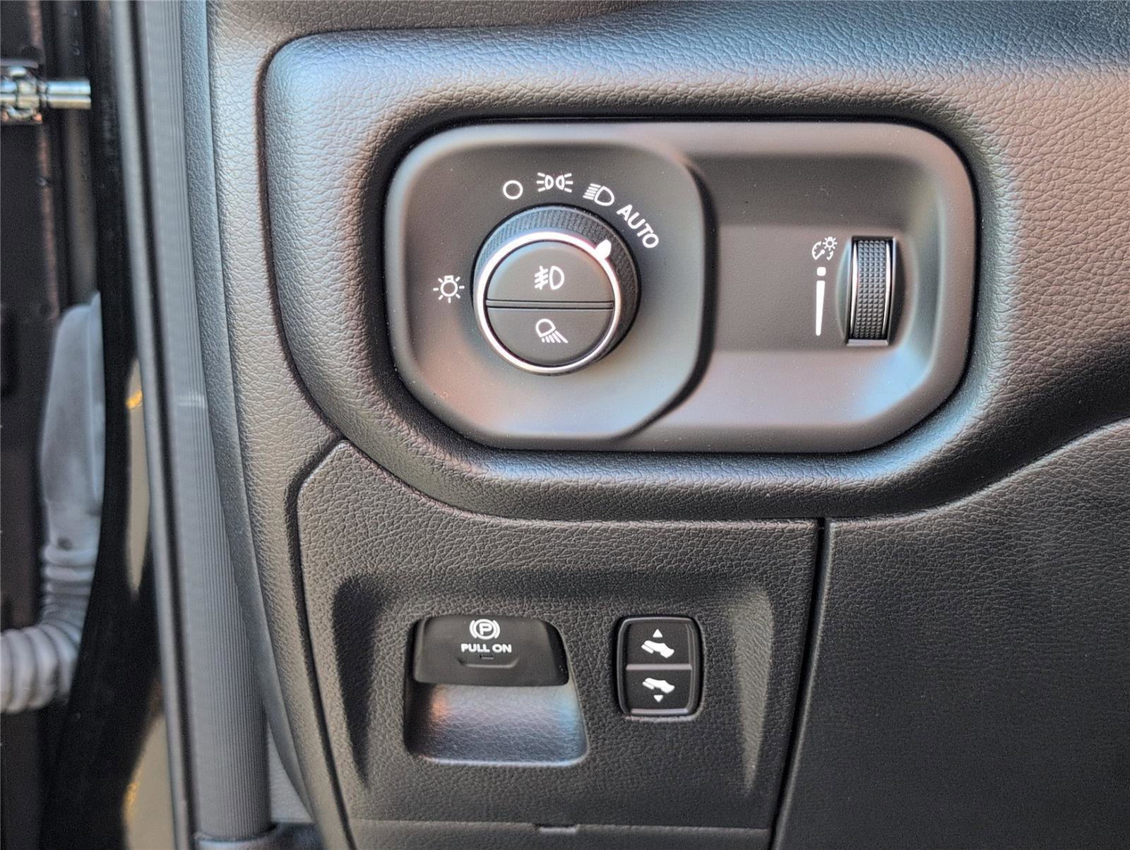 Used 2025 RAM 1500 Big Horn image 31