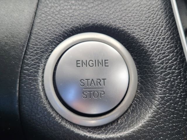 Used 2017 Mercedes-Benz GLC 300 4MATIC image 26