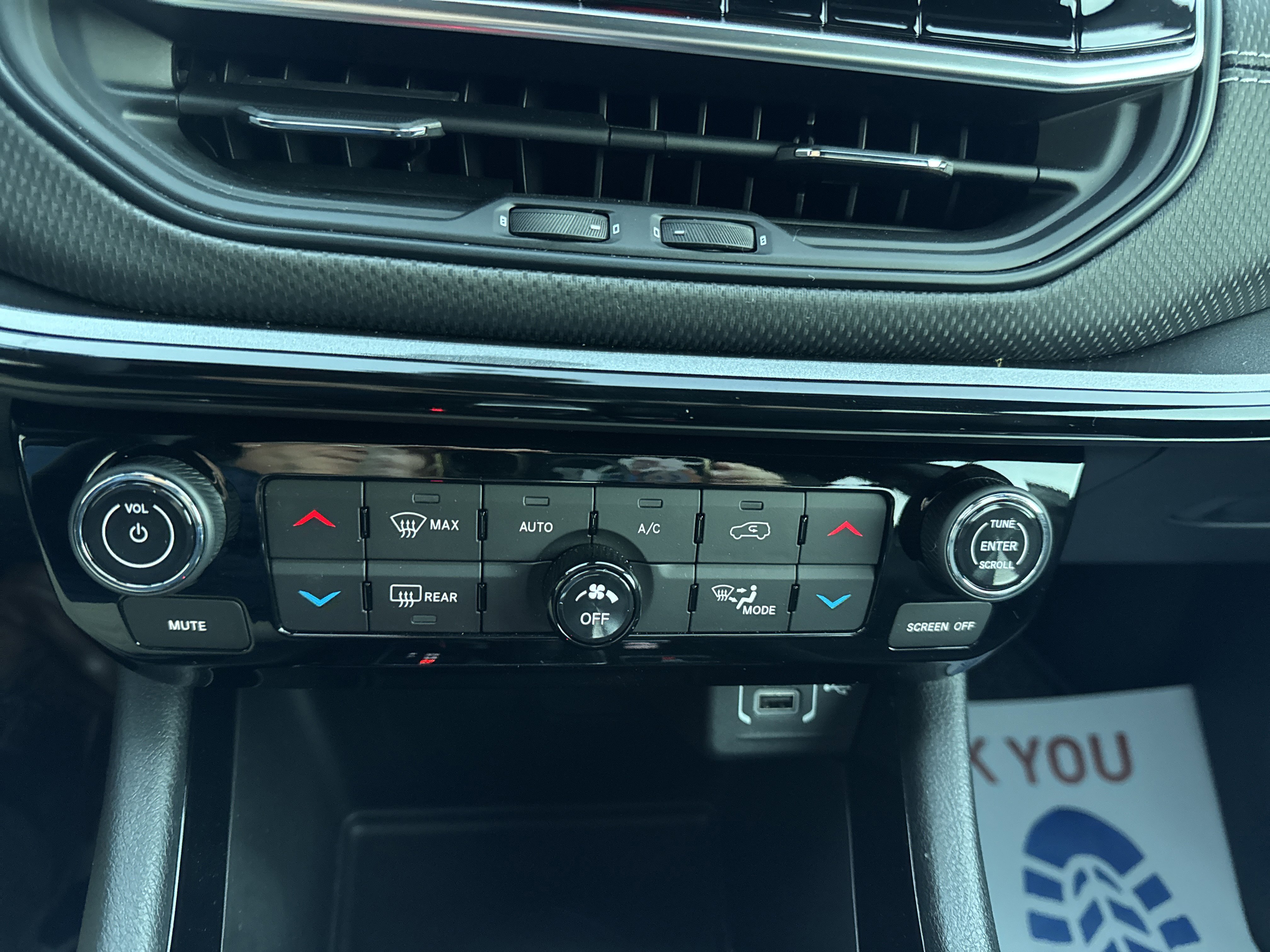 Used 2024 Jeep Compass Latitude w/ Convenience Group image 23