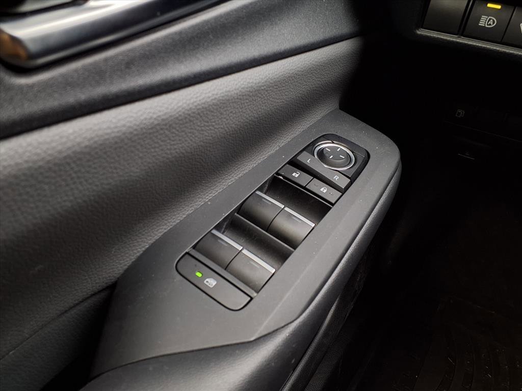 Used 2024 Toyota Prius XLE image 24