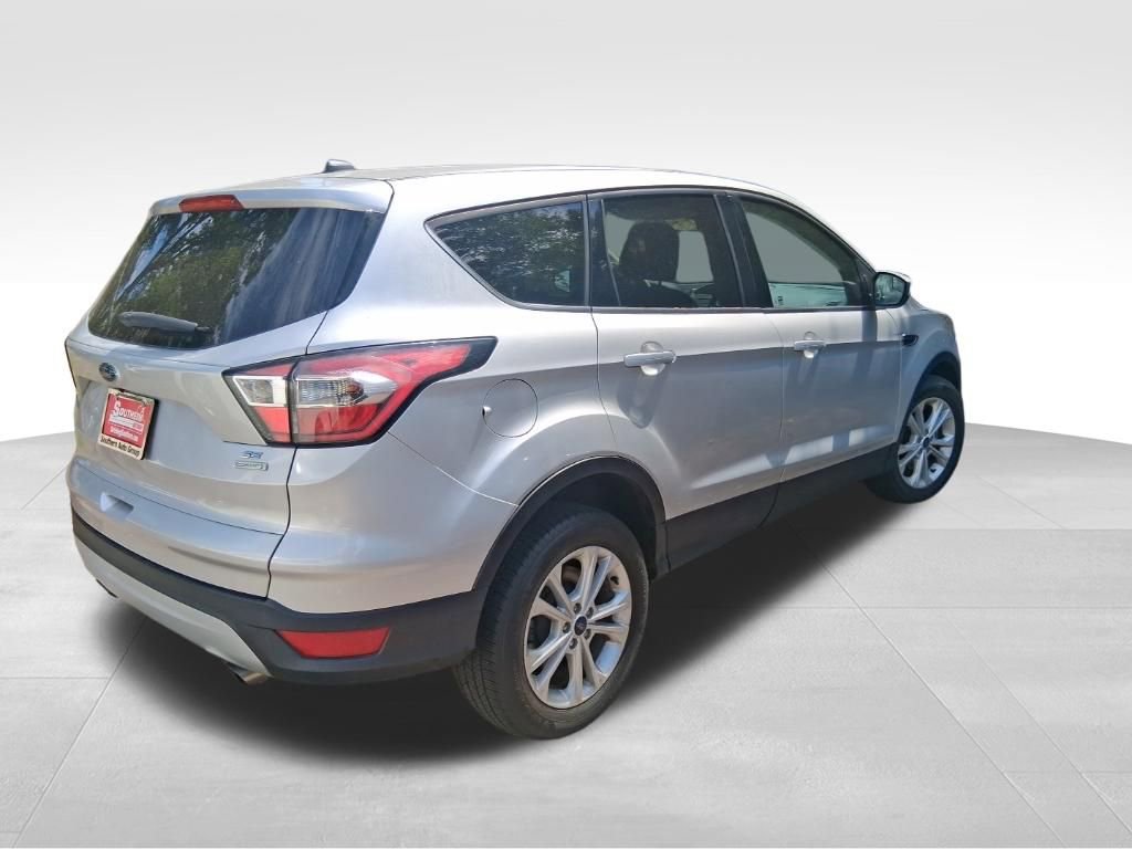 Used 2017 Ford Escape SE FWD image 16