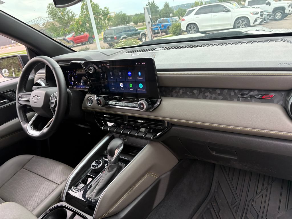 Used 2025 Chevrolet Colorado ZR2 w/ Technology Package AWD/4WD image 31