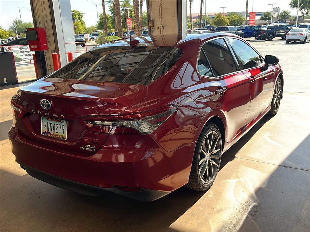 Used 2021 Toyota Camry XLE FWD image 4
