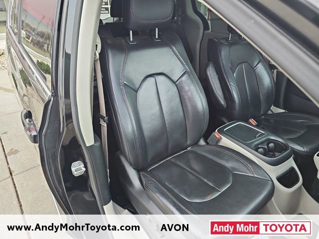 Used 2018 Chrysler Pacifica Touring-L Plus image 32