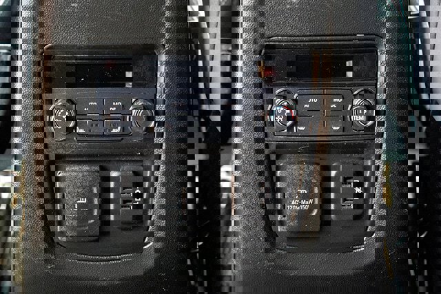 Used 2024 Buick Enclave Premium image 23