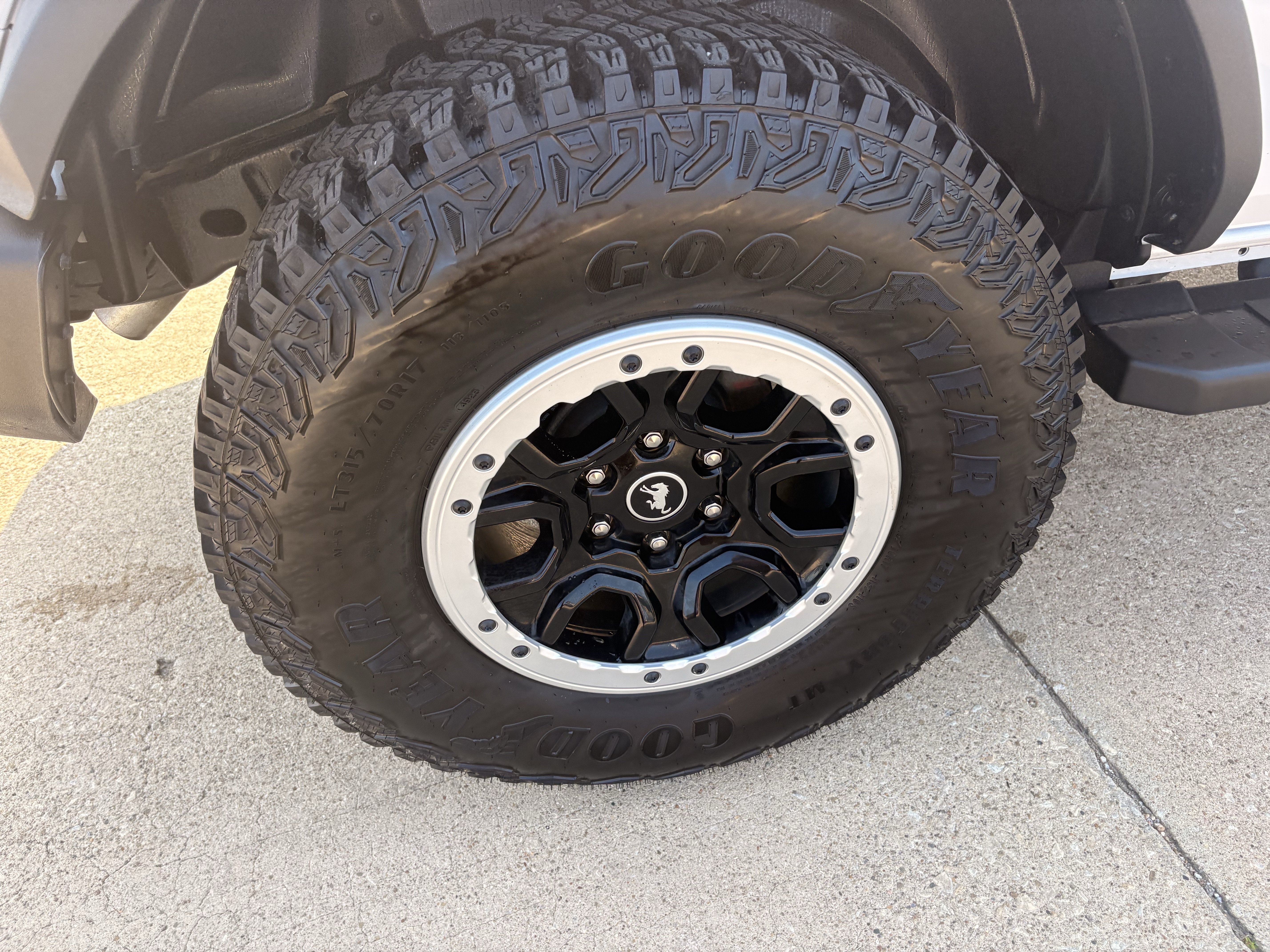 Used 2024 Ford Bronco Outer Banks w/ Sasquatch Package AWD/4WD image 6