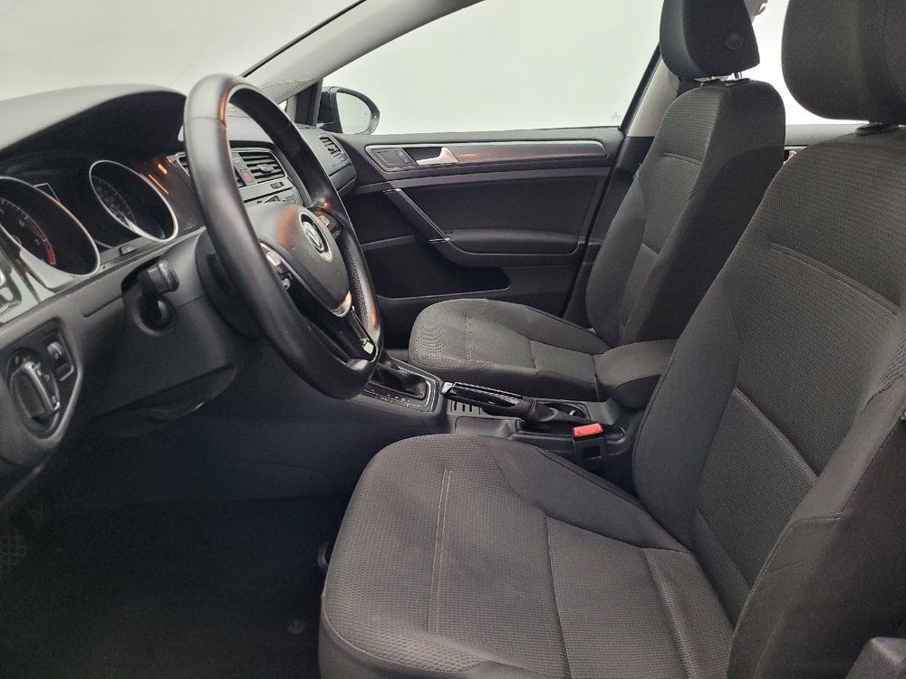 Used 2019 Volkswagen Golf S image 17