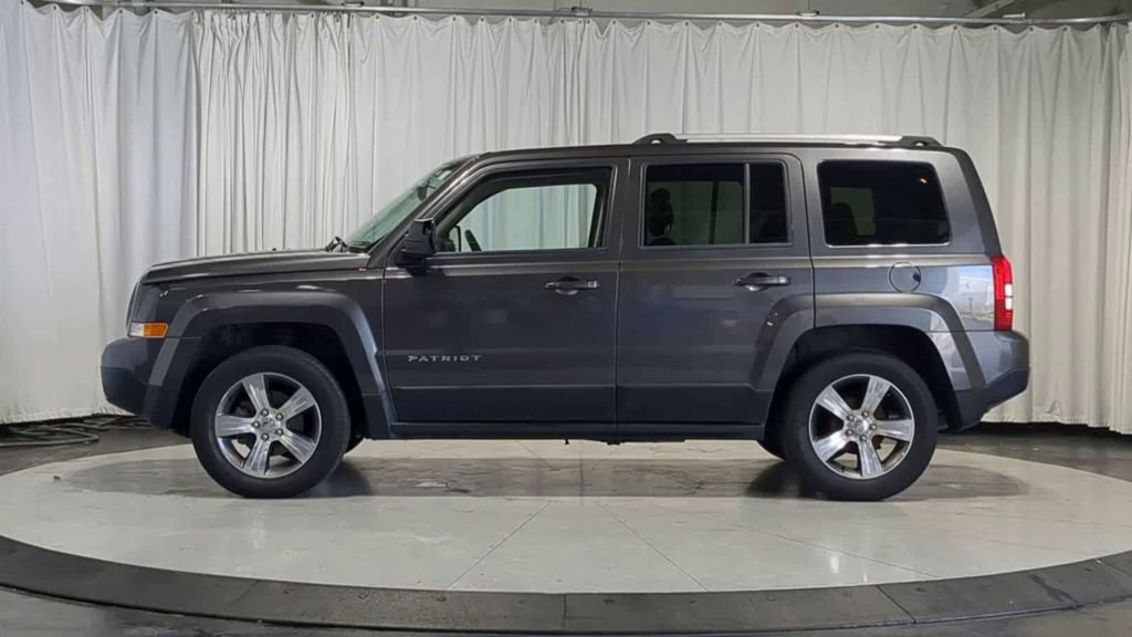 Used 2017 Jeep Patriot High Altitude FWD image 6