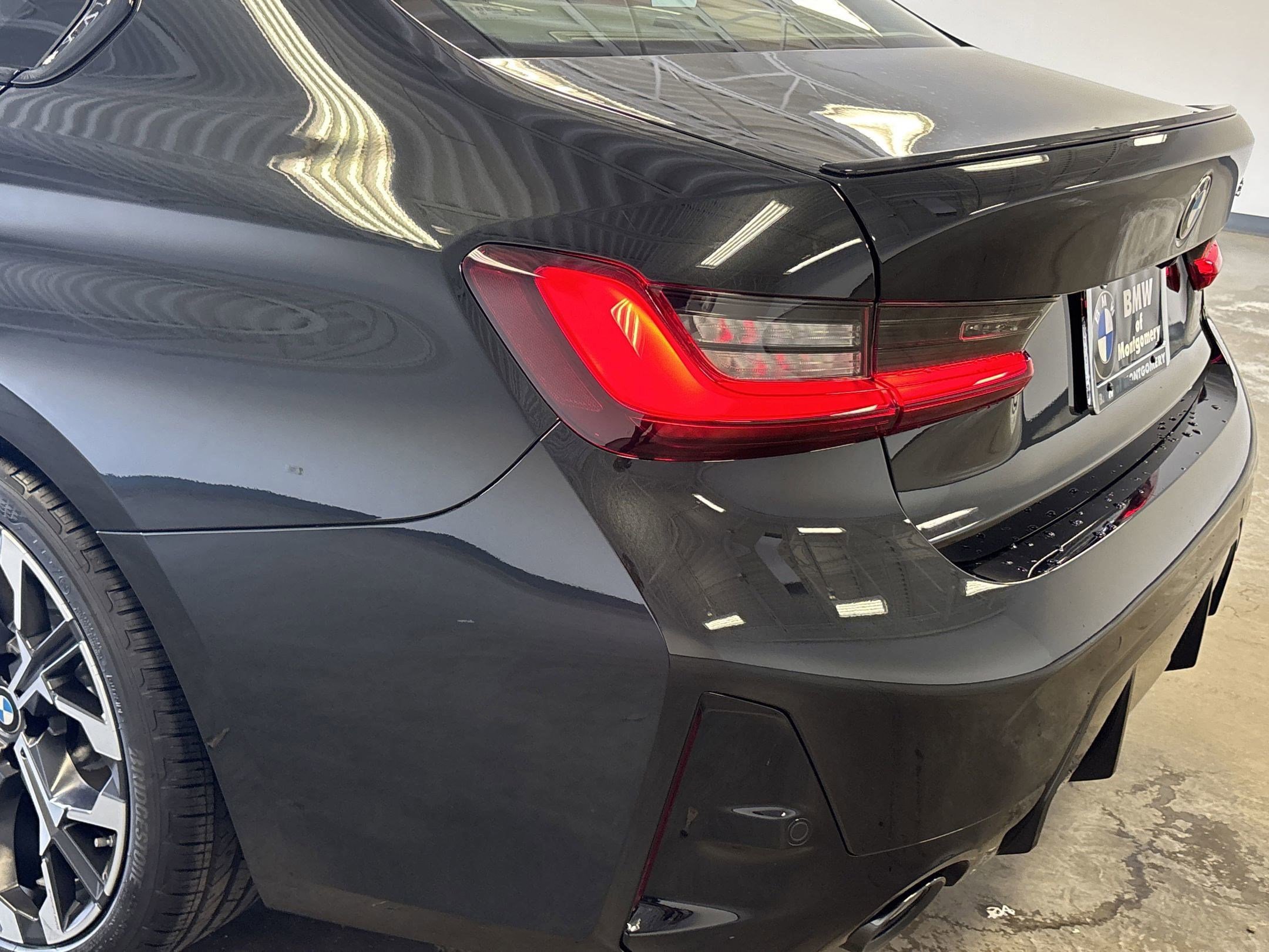 Used 2025 BMW 330i Sedan w/ M Sport Package image 10