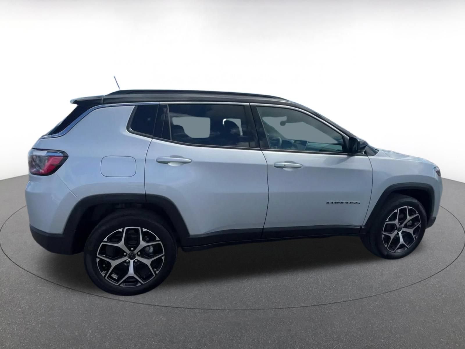Used 2025 Jeep Compass Limited AWD/4WD image 16