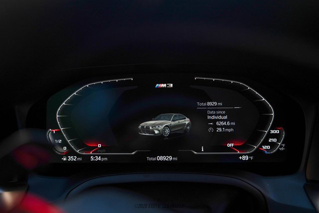 Used 2022 BMW M3 Competition w/ M Carbon Exterior Package AWD/4WD image 25