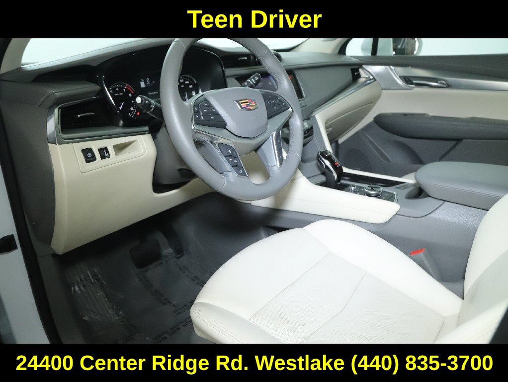 Used 2020 Cadillac XT5 Premium Luxury w/ LPO, Floor Liner Package AWD/4WD image 18