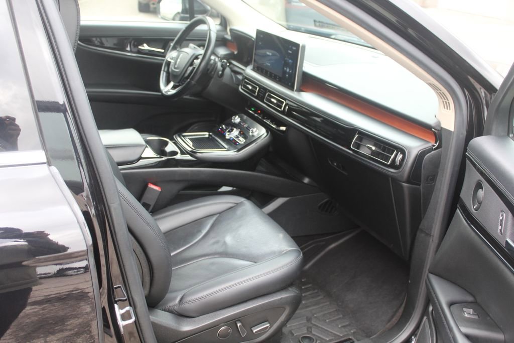 Used 2021 Lincoln Nautilus Reserve w/ Equipment Group 201A image 15