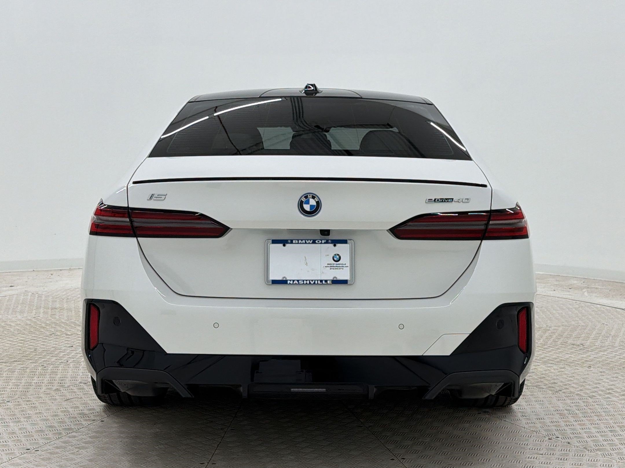 Certified 2024 BMW i5 eDrive40i w/ Executive Package RWD image 10