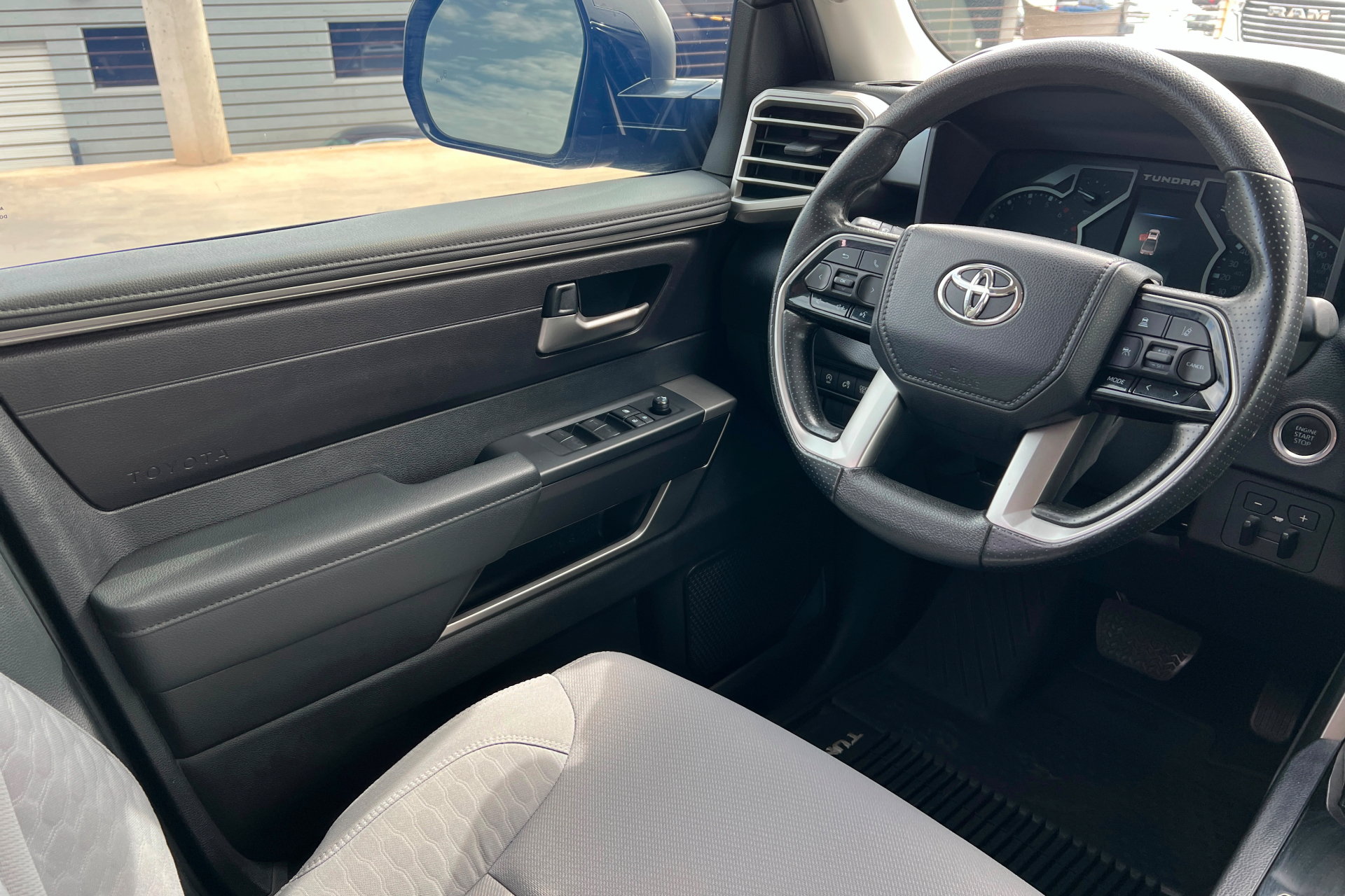 Used 2023 Toyota Tundra SR5 w/ SR5 Convenience Package AWD/4WD image 11