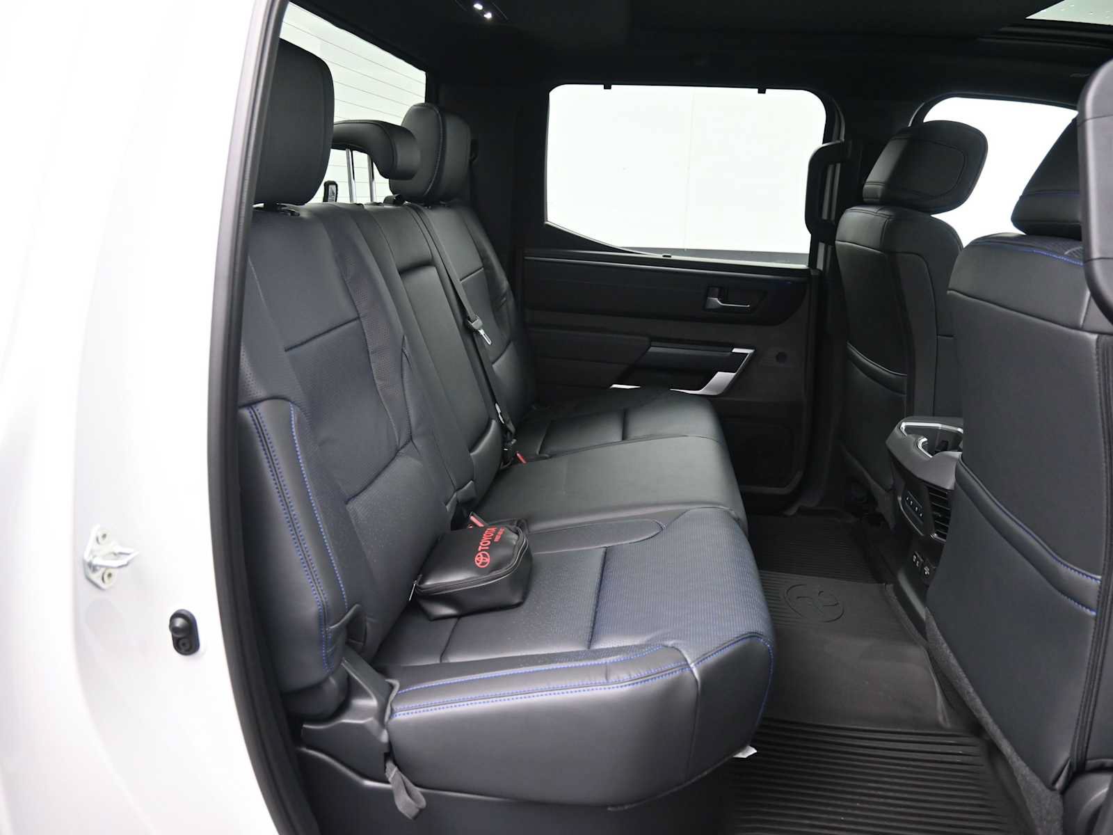 New 2024 Toyota Tundra Platinum AWD/4WD image 24