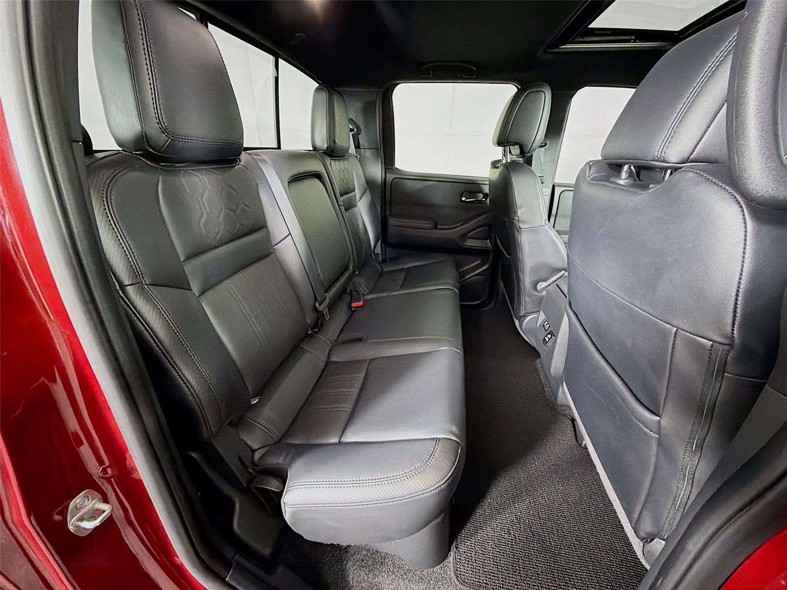 Used 2022 Nissan Frontier PRO-4X w/ Pro-4X Premium Package image 28