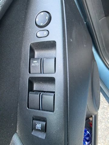 Used 2011 MAZDA MAZDA3 i Touring FWD image 11