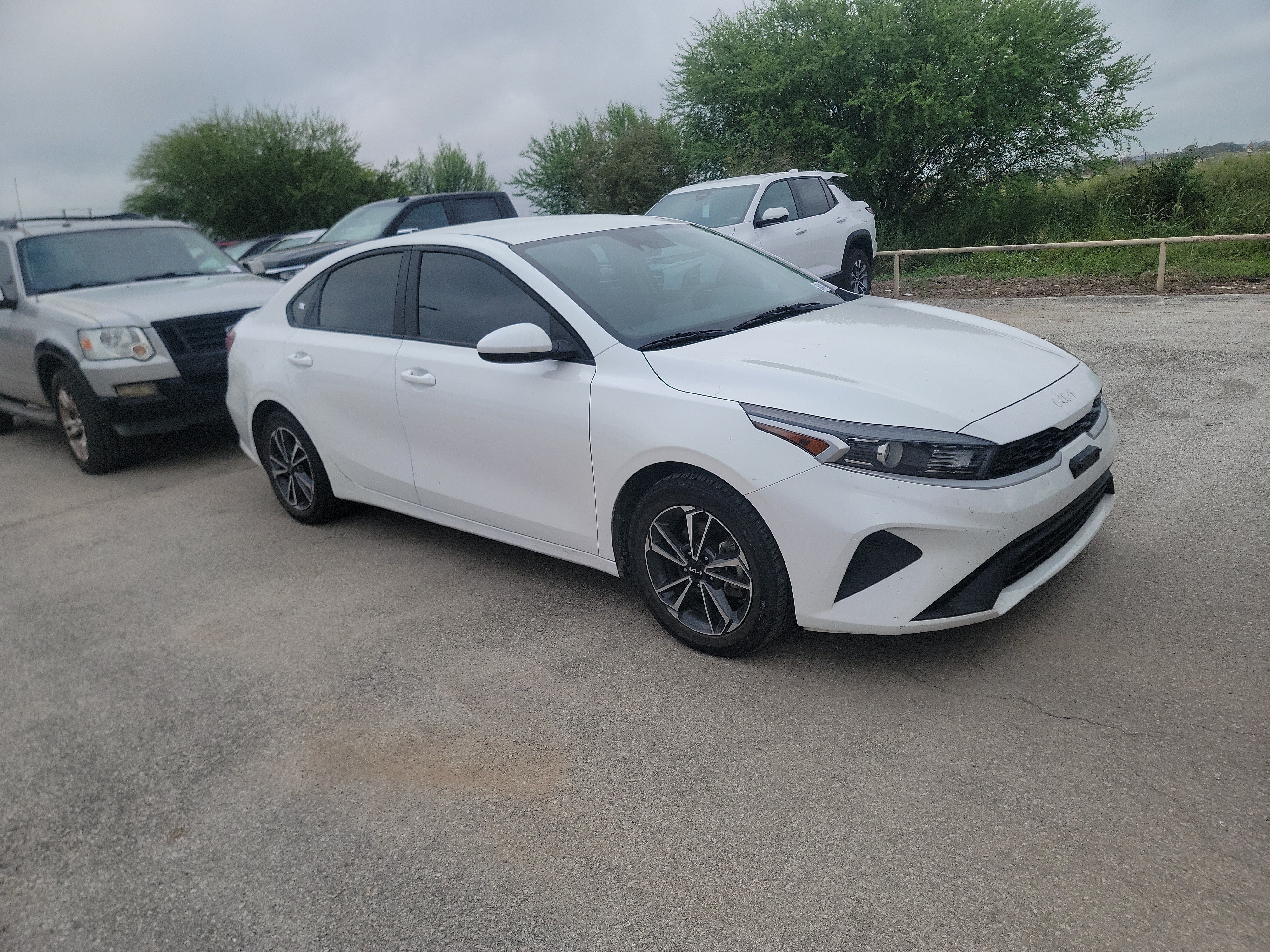 Used 2022 Kia Forte LXS FWD image 1
